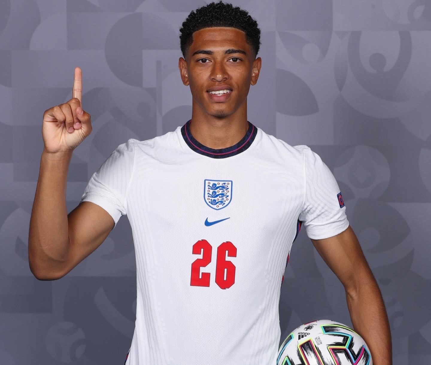 英超半场：穆里略破门，热苏斯进球被吹，森林1-0利物浦（英超半场战报：穆里略建功，热苏斯进球被判无效，森林暂时1-0领先利物浦）