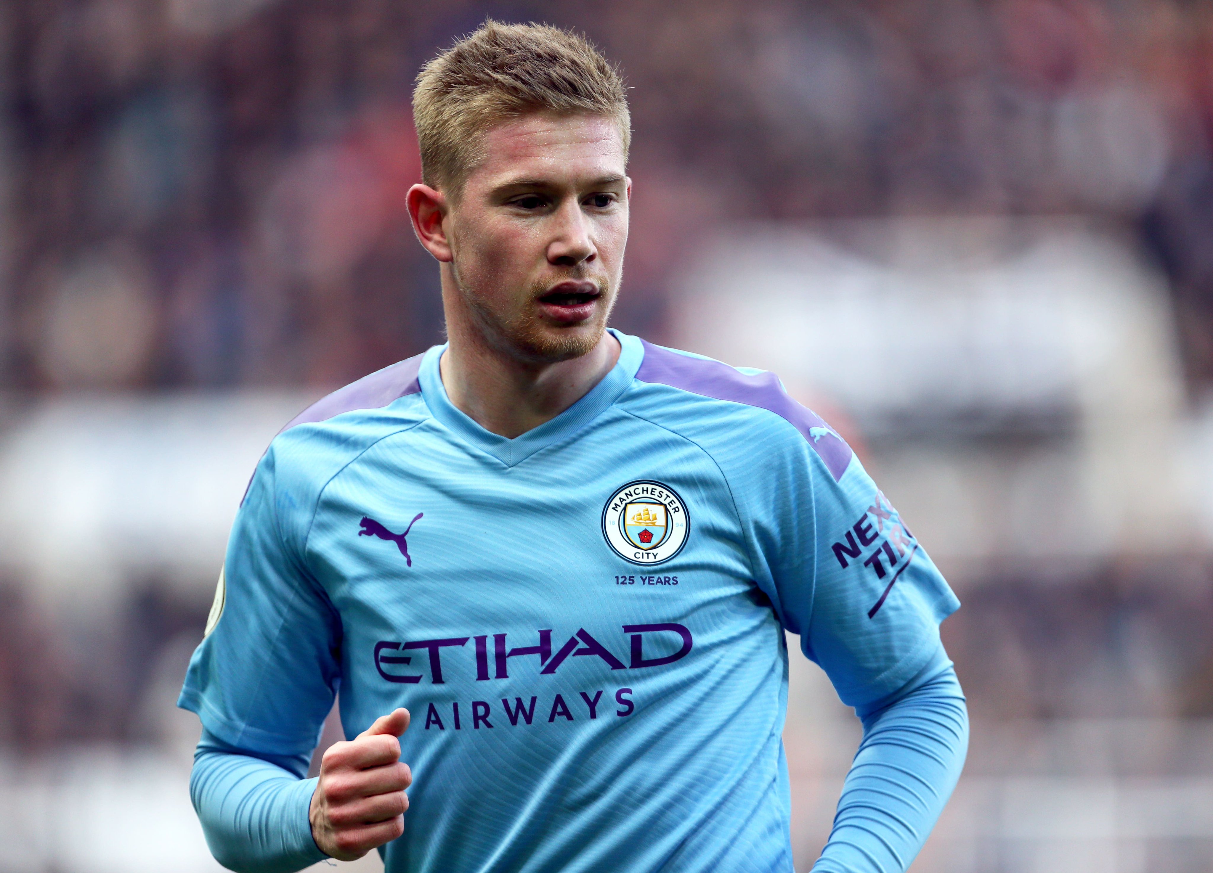 每体：巴萨上周六和莱万经纪人进行了会谈，后者希望再留一年（每体：巴萨周六与莱万经纪人会谈，对方希望其再留队一年）