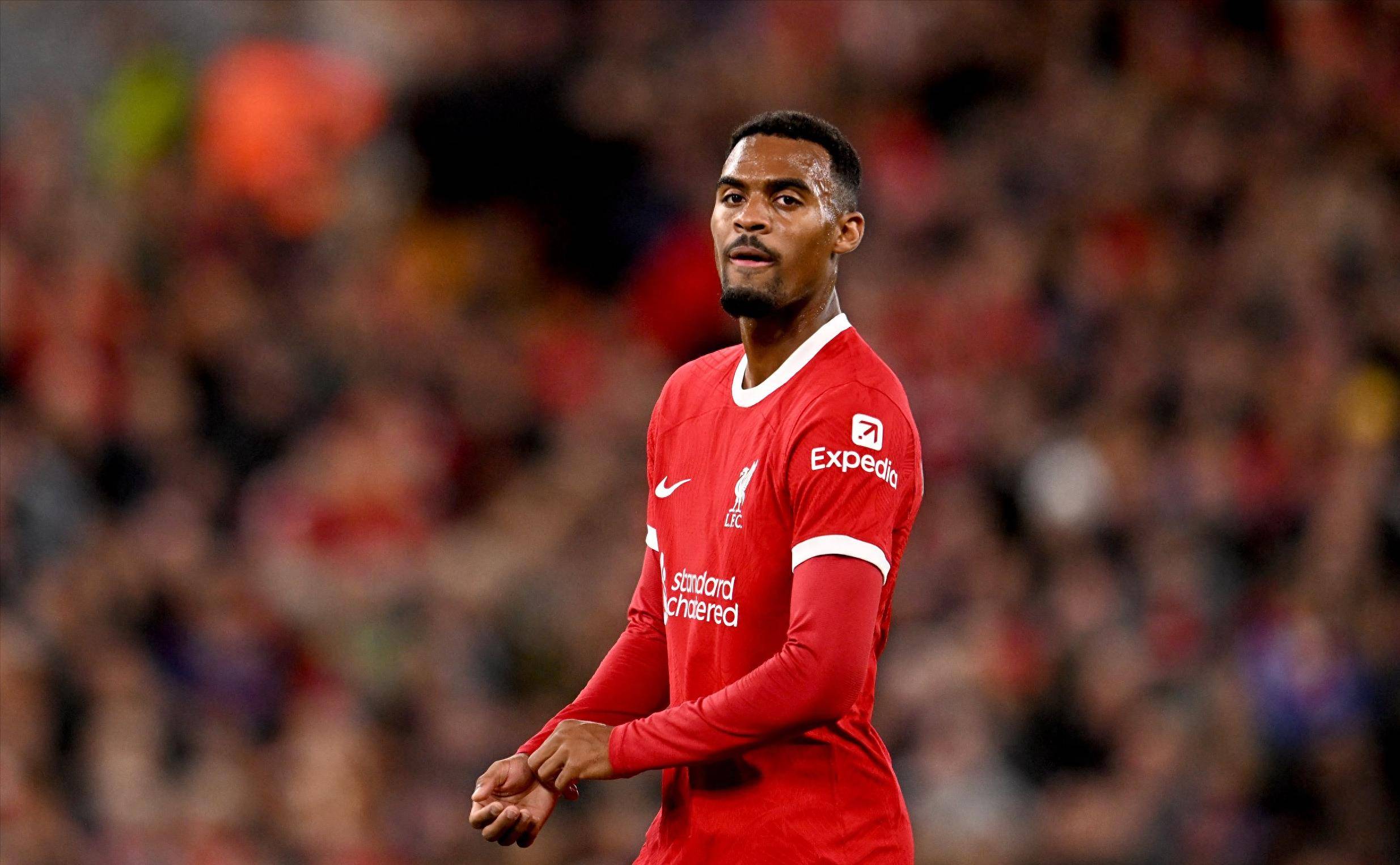 新疆下赛季算是废了！无控卫串联，外援无强解点，刘炜与助教争执