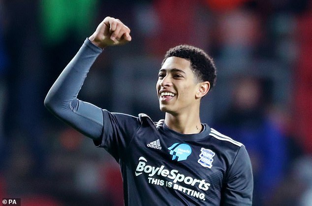 CBA俱乐部杯-北京首钢下半场哑火 青岛狂胜31分