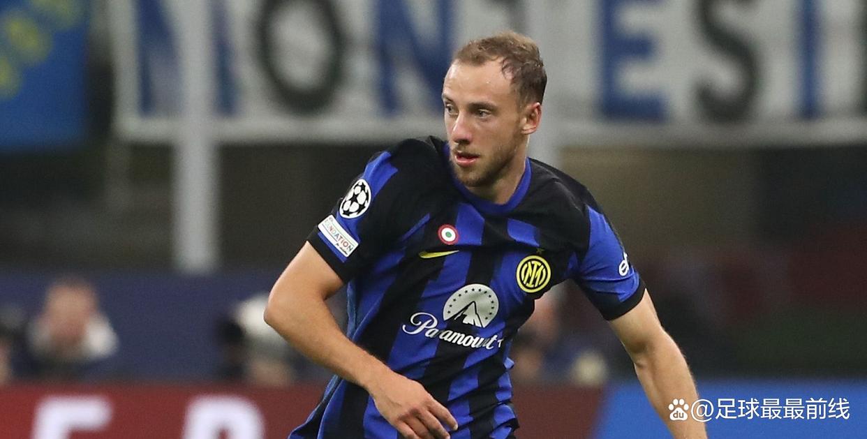 官方：约旦裁判组执法申花客战柔佛，马哈德迈赫担任主裁（官宣：约旦裁判组将吹罚申花客场对柔佛之战，马哈德迈赫任主裁）