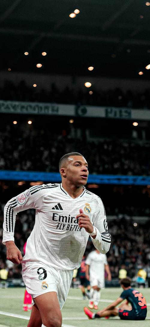 前球员点评尤里奇与卢克曼冲突：教练不该上手，错在尤里奇