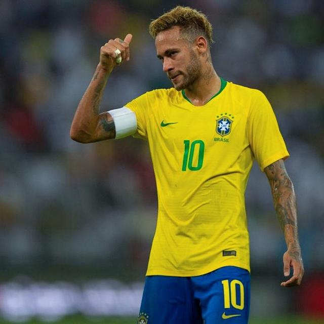 邮报：曼联等队关注赫塔小将艾希霍恩，他被拿来与克罗斯比较