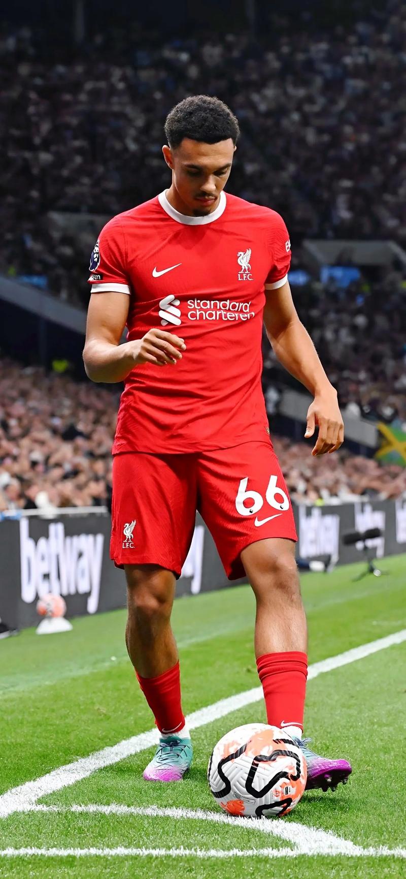 阿贾克斯门将谈表现起伏：主客场用球不同，没踢过球的不会懂