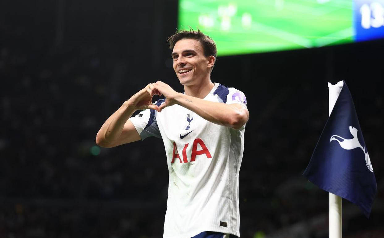 申花客战柔佛新山：阿苏埃搭档路易斯，吴曦、李可首发