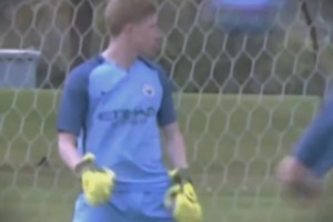 前红军门将谈克洛普让他踢前锋：我以为是玩笑，但表现还不错（曾效力红军的门将谈被克洛普改踢前锋：起初当玩笑，结果发挥不差）